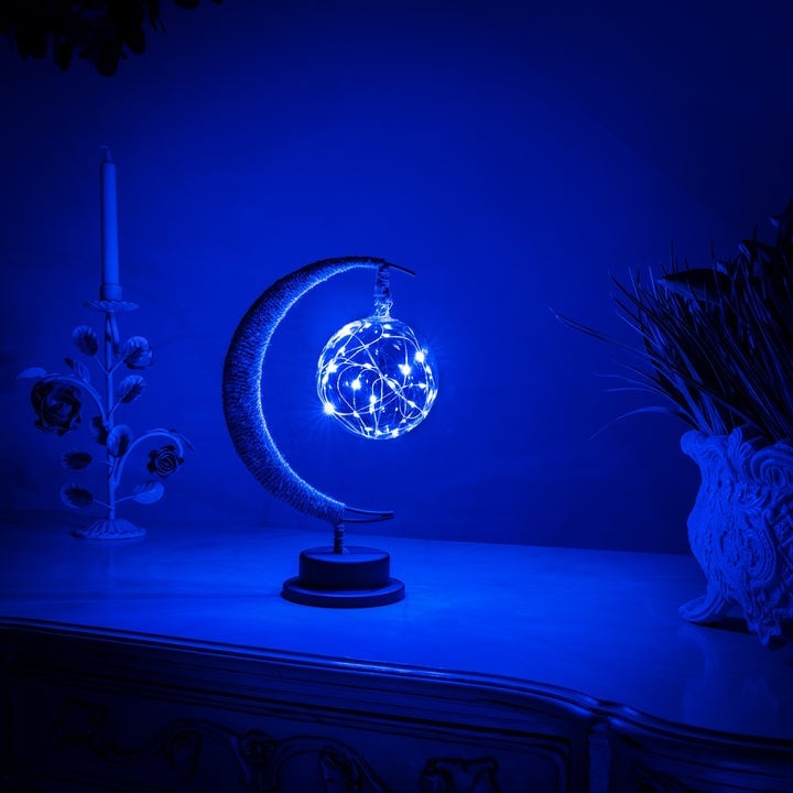 LAST DAY 48% OFFEnchanted Lunar Lamp That Gives That Lovely Soft